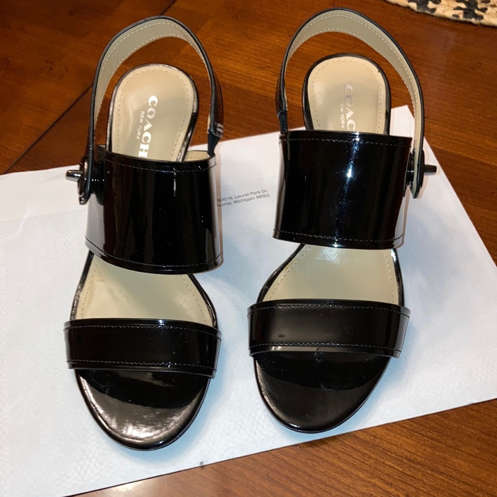 COACH. SIZE 6.  D’ORSAY SLINGBACK STRAPPY HEELS WITH CUTE BUCKLE ON SIDE. EUC